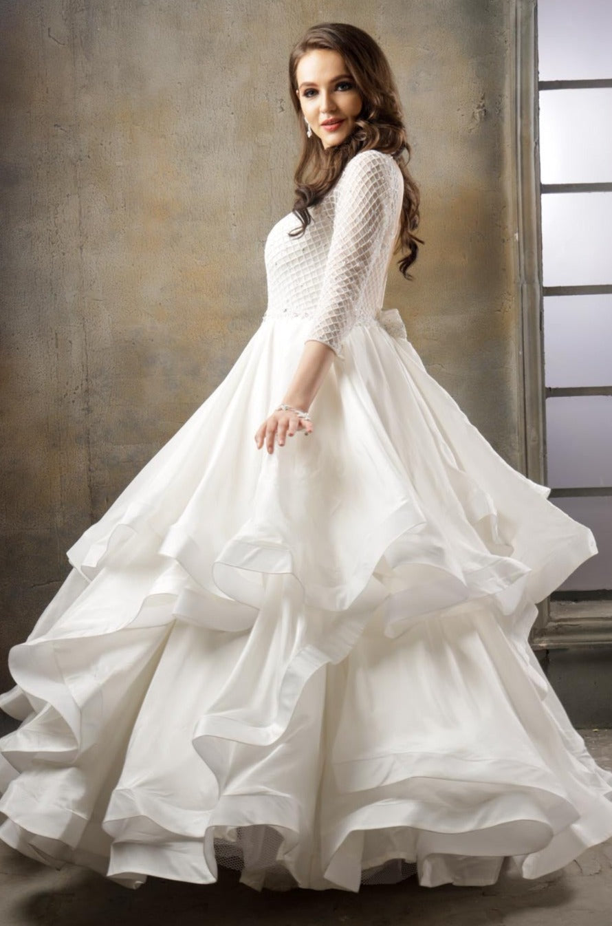 Golika - Pearl white gown